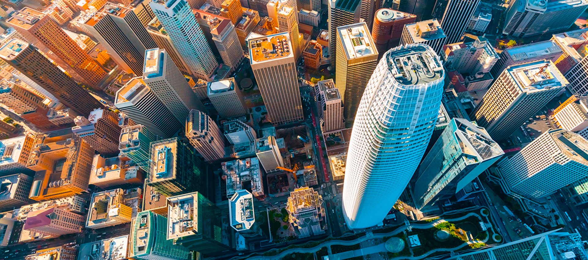 Stop attacks with complete visibility and machine learning–based analytics 